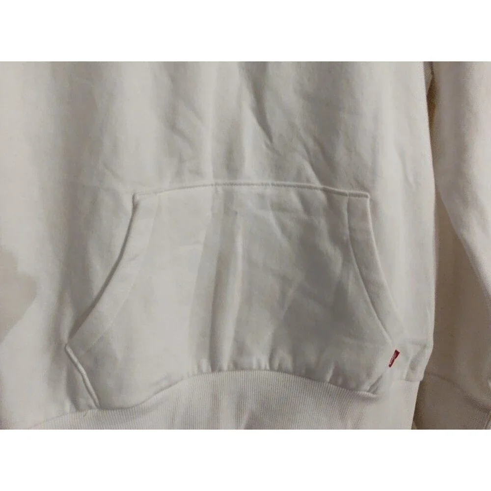 New with tag Boys Unisex Levis Bright White Hoodie with Red Decoration Size L